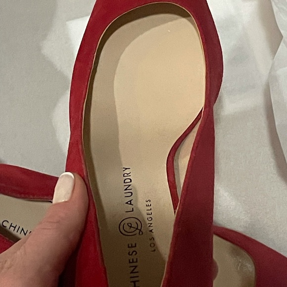 Only worn once red suede Chinese laundry pumps - Picture 4 of 5